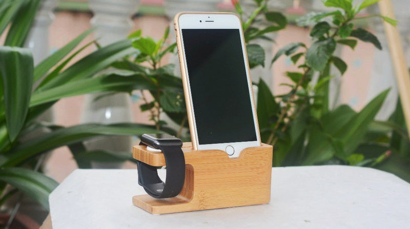 Bamboo Apple Watch Laddare & iPhone Hållare